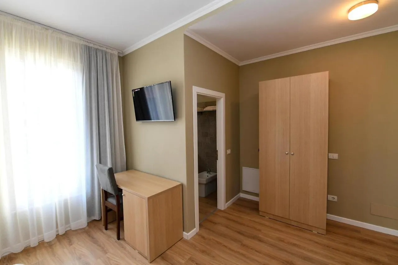 Santo Hotel Shkoder 0*,  Albania